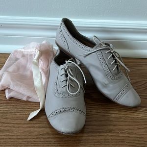 Bloch Lace up Dance shoes in taupe leather -Size 7 (37 1/2 EUR)